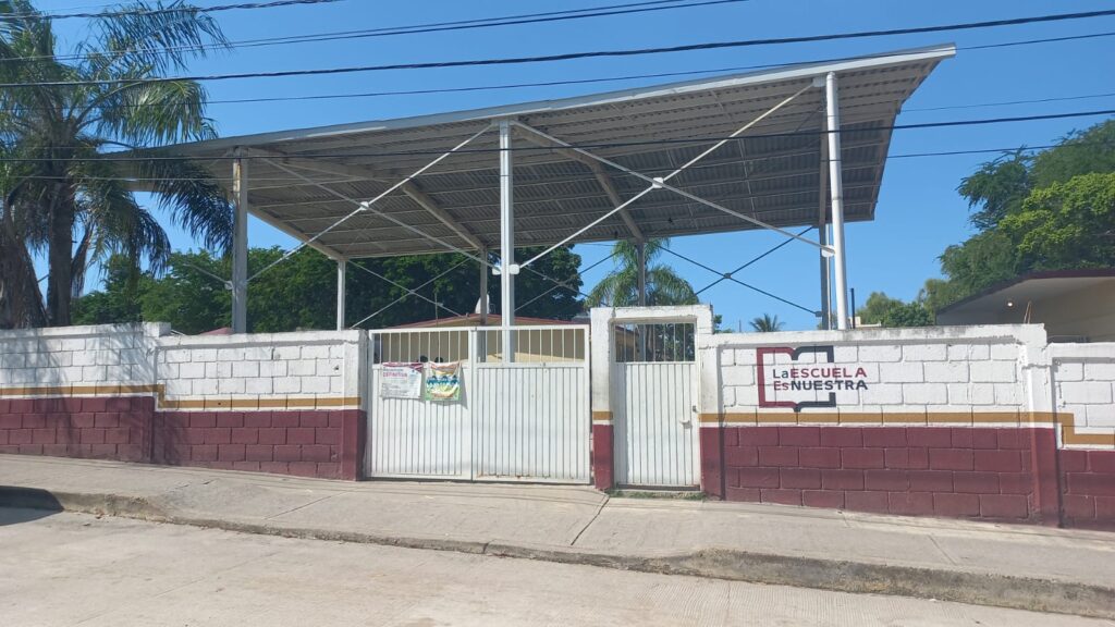 Escuela primaria "Fernando Montés Oca" en Altamira 