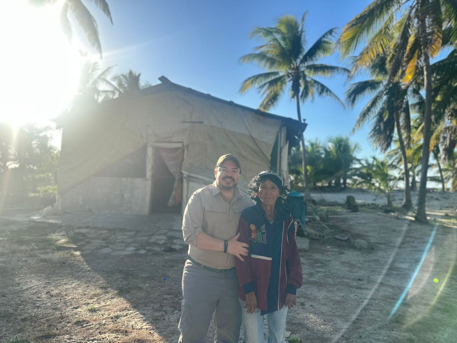 Doña Chofi, vive frente a las costas de Altamira, en una zona de difícil acceso por tierra, además de estar ubicada frente a uno de los proyectos estratégicos de Tamaulipas