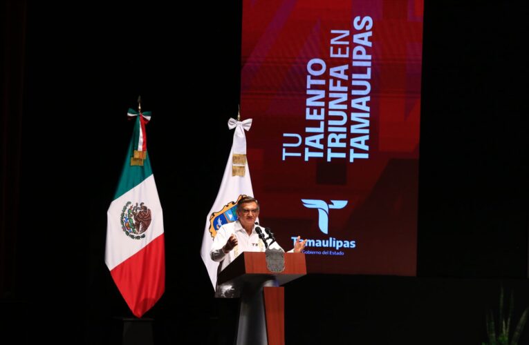 Premia Américo a talentosos jóvenes y deportistas tamaulipecos