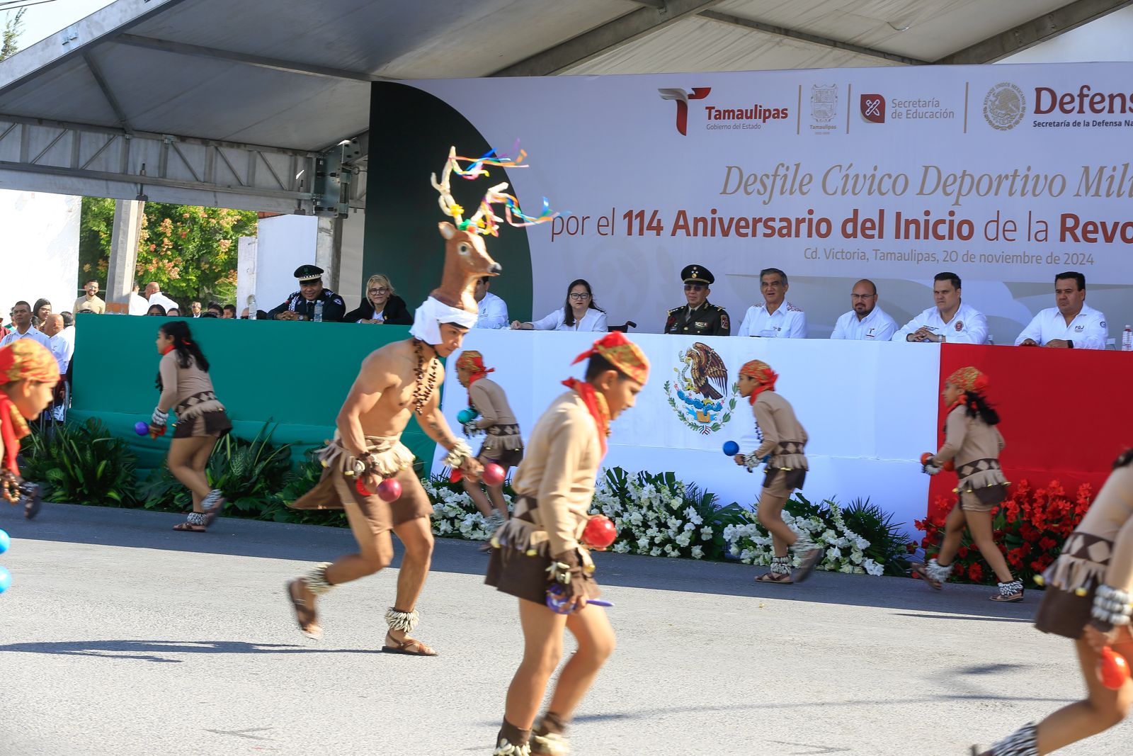 Americo Villarreal Anaya, goberanador de Tamaulipas, encabezó el desfile en conmemoración al 114 Aniversario de la Revolución Mexicana