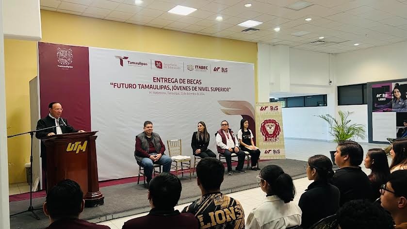 ITABEC entregó 800 “Becas Futuro Tamaulipas, Jóvenes Nivel Superior” a estudiantes de la Universidad Tecnológica de Matamoros (UTM).