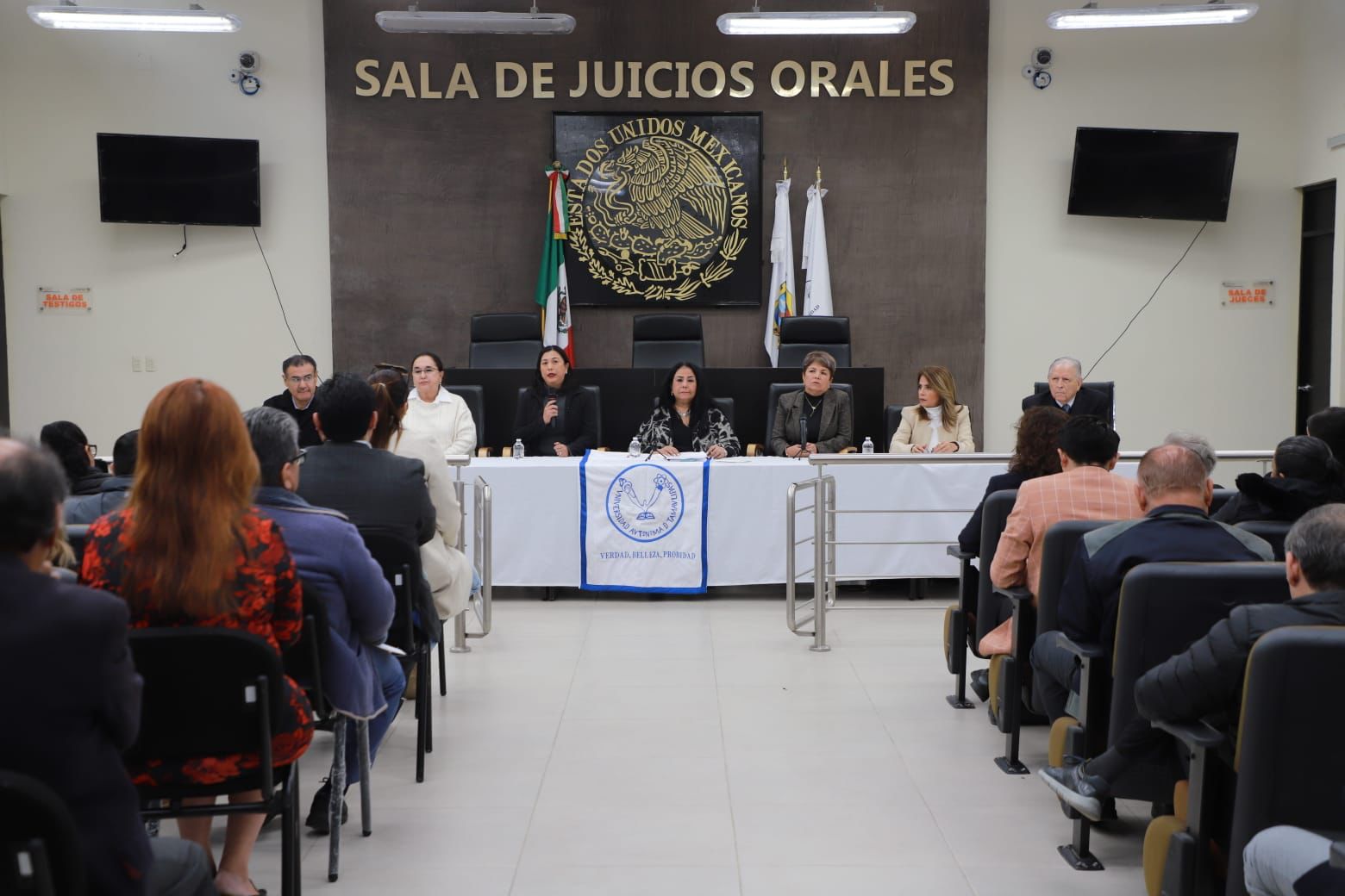 Más de mil solicitudes de postulantes a los cargos de juezas, jueces, magistradas y magistrados para la renovación del Poder Judicial de Tamaulipas se han recibido