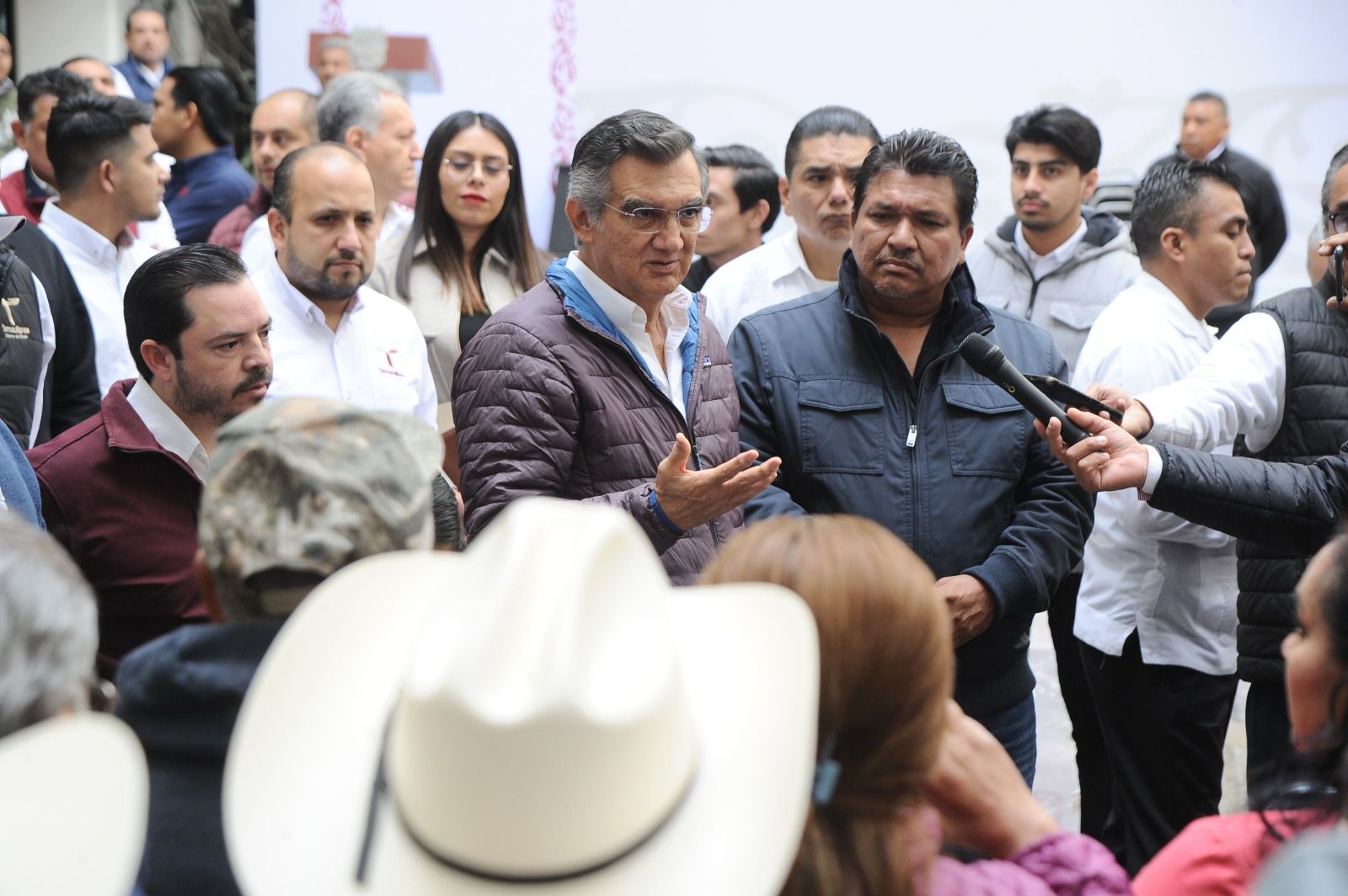 El Gobernador de Tamaulipas, Américo Villarreal Anaya, respaldó a ejidatarios para empresa eolica respondiera