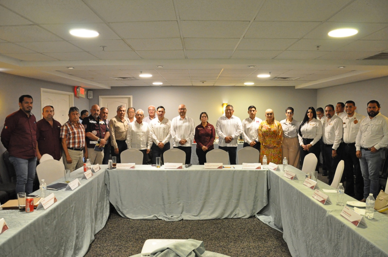 Raúl Quiroga Álvarez, sostuvo una reunión de trabajo con alcaldes y representantes municipales de la franja fronteriza de Tamaulipas