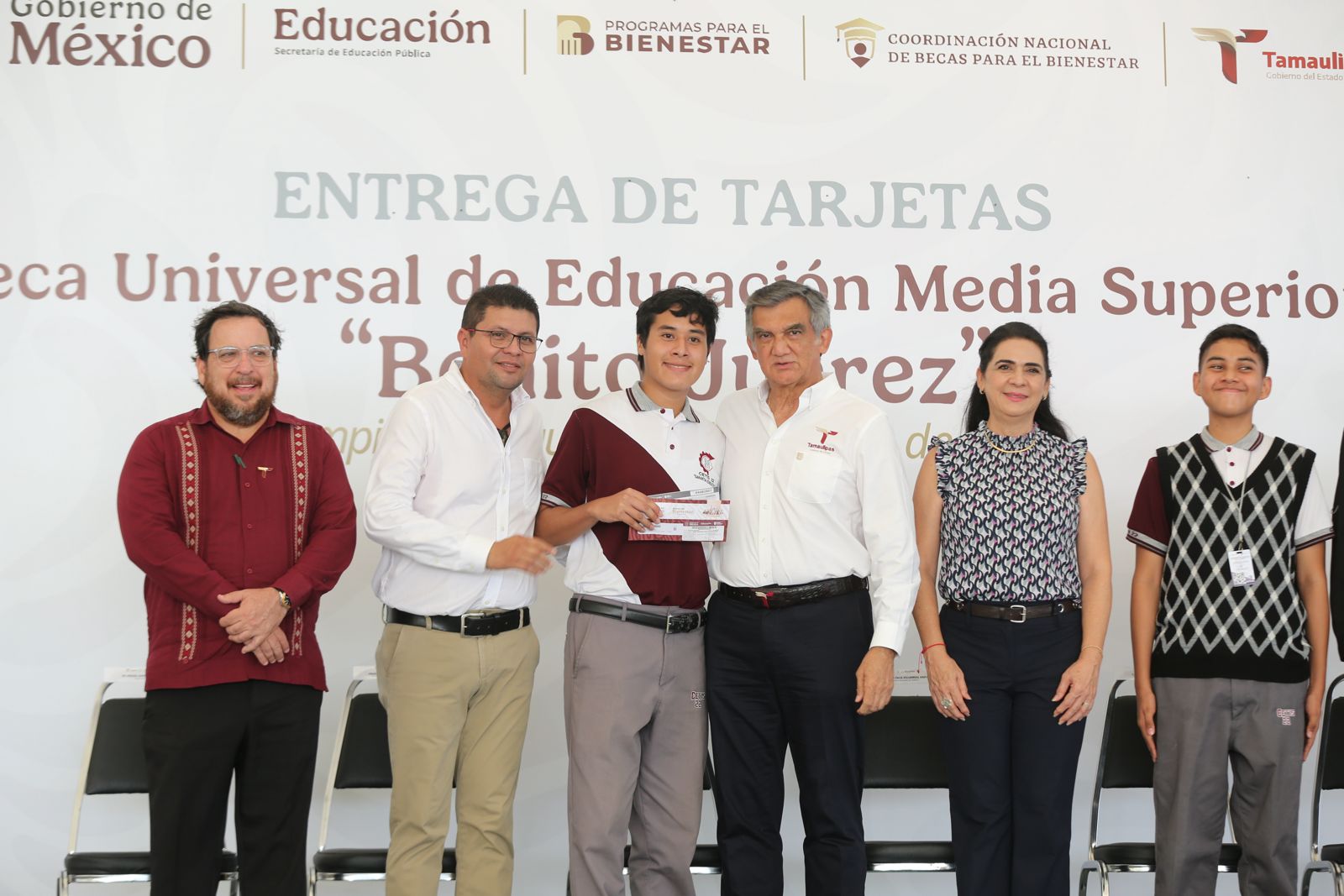 Entregan becas a alumnos del sur de Tamaulipas
