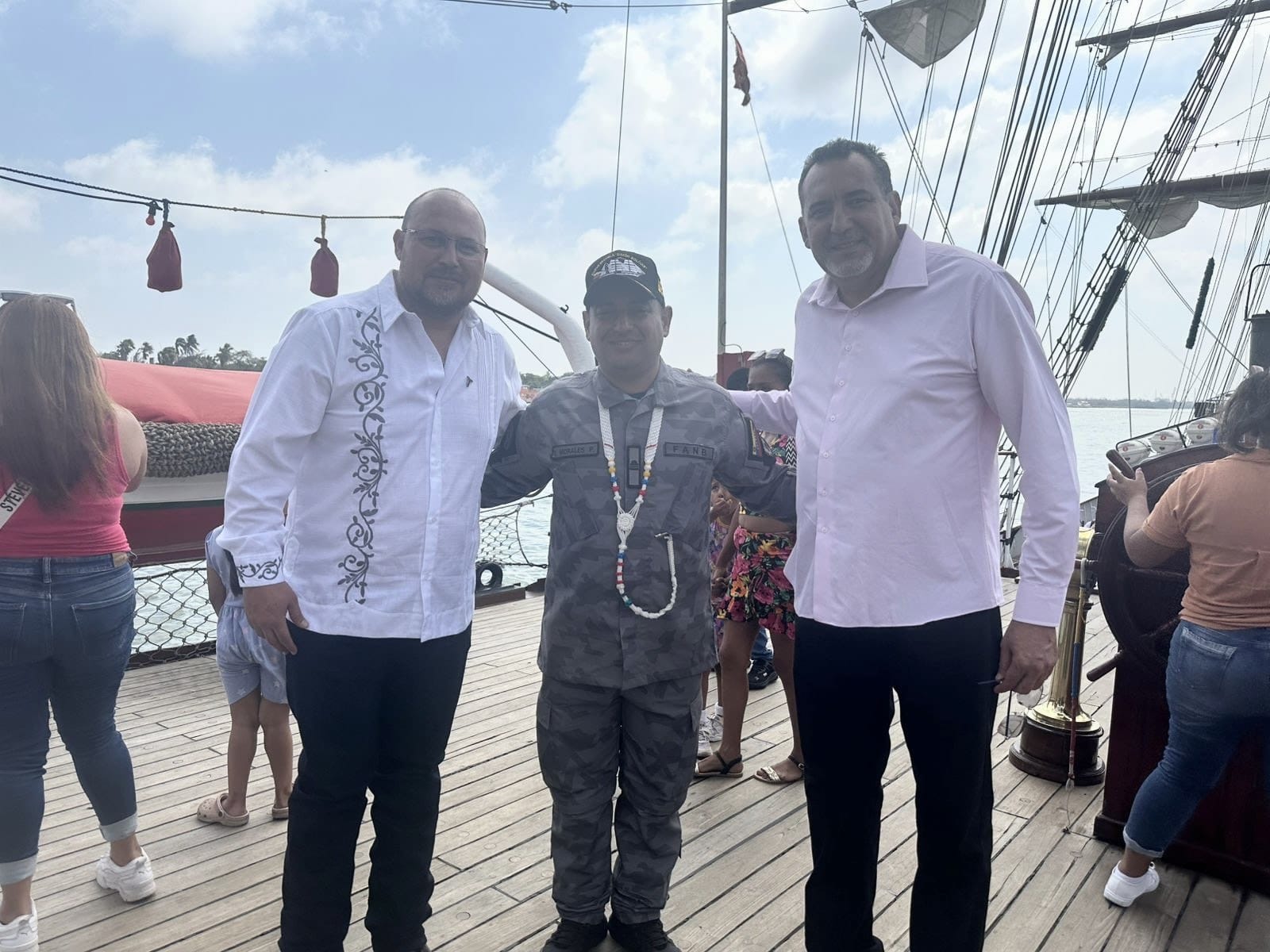 El secretario de gobernaciò, sostuvo una reunión institucional con la embajadora extraordinaria y Plenipotenciaria de la República Bolivariana de Venezuela en México, Stella Marina Lugo de Montilla,