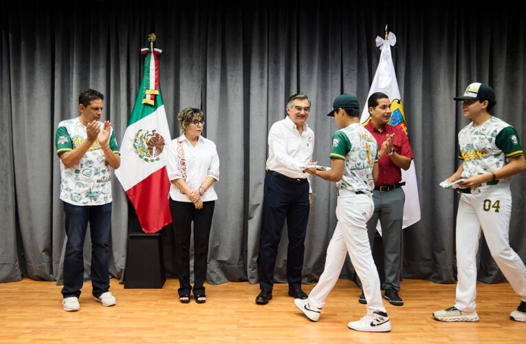 Abandera Américo Villarreal liga de béisbol tamaulipeca que representará a México en Mundial