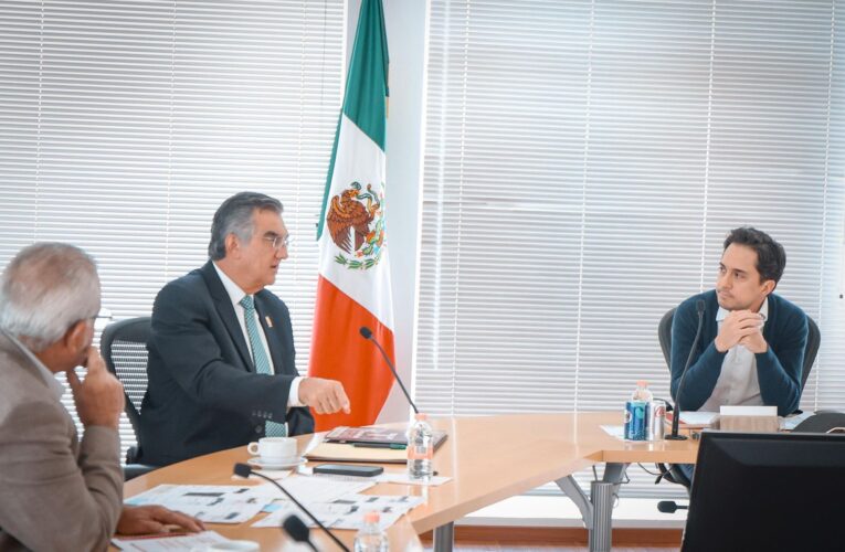 Gestiona gobernador de Tamaulipas, con Banobras, recursos para carreteras, puentes y Puerto del Norte