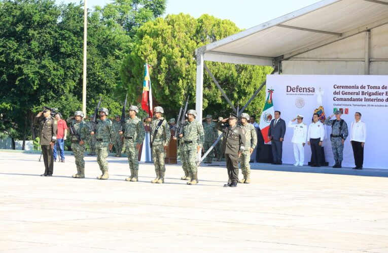 Asiste gobernador Américo Villarreal a toma de protesta del comandante interino de la 48 Zona Militar