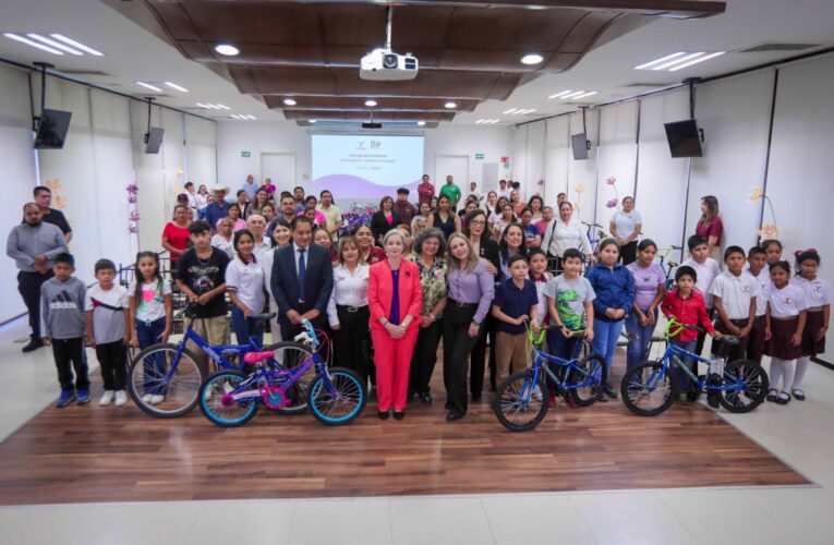 Entregan Gobierno, DIF Tamaulipas y Fundación Telmex Telcel bicicletas del programa “Ayúdame a llegar”
