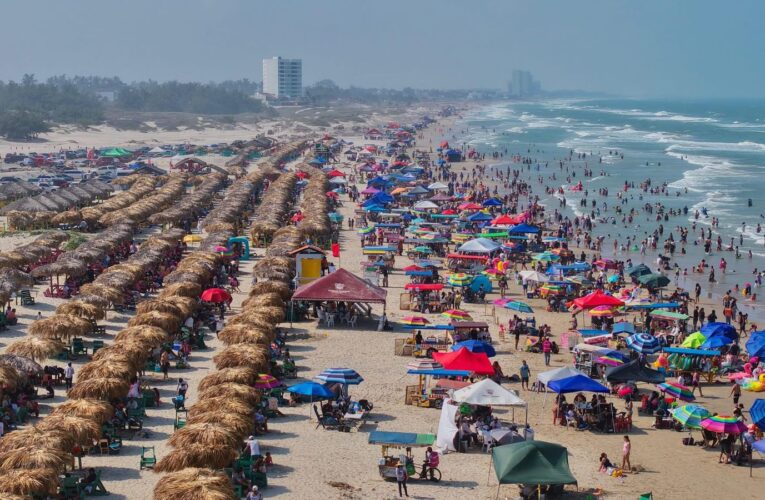 Turistas de CDMX y Nuevo León desbordan playas tamaulipecas