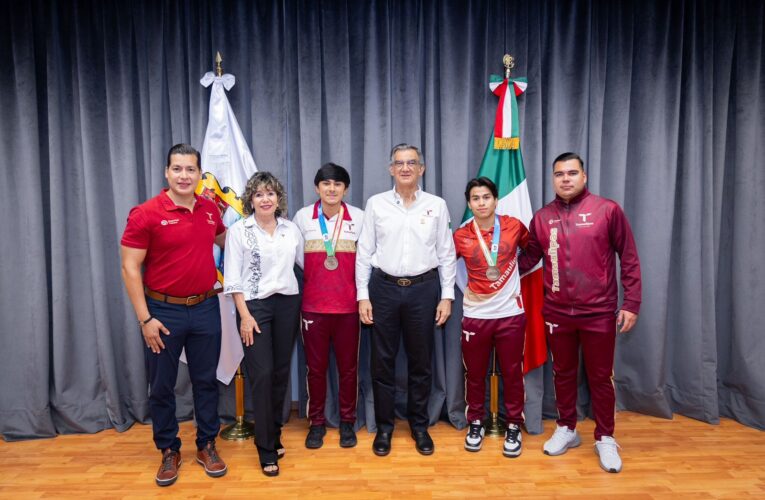 Recibe gobernador a históricos campeones tamaulipecos