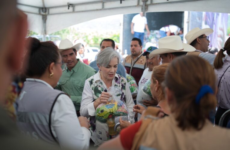 DIF Tamaulipas acerca servicios gratuitos a familias de Llera con la brigada Transformando Familias