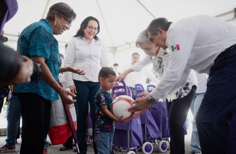 Américo y María de Villarreal llevan atención integral a las familias de Nuevo Morelos