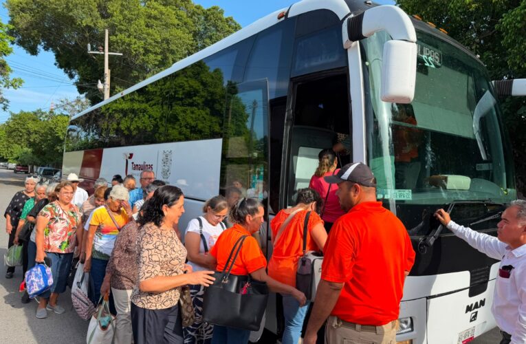 Programa de Turismo Social lleva a adultos mayores a pasear a El Chorrito en Hidalgo, Tamaulipas