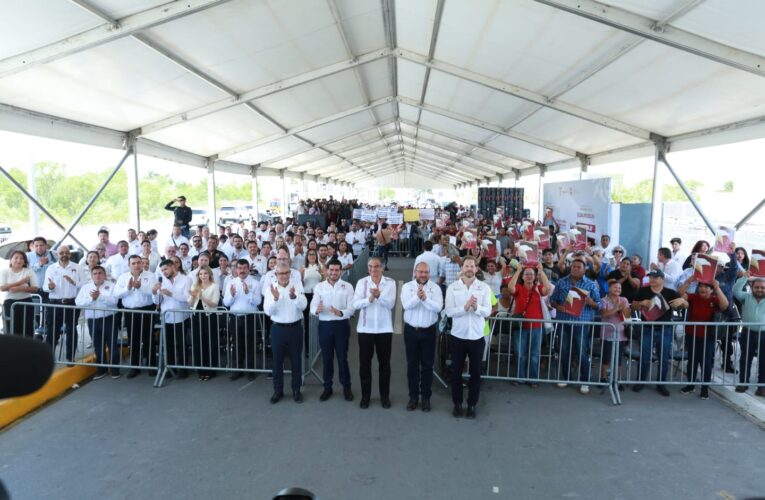 Inaugura Américo obra vial y entrega escrituras a familias matamorenses
