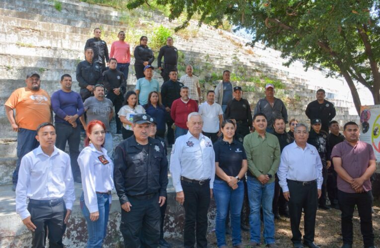 Capacitan a agrupamientos Montado y Canino en prevención del gusano barrenador