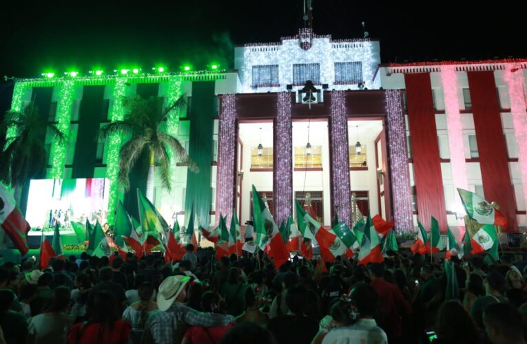Encabeza Américo tradicional Grito de Independencia desde la capital tamaulipeca