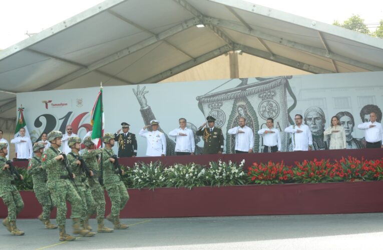 Américo preside desfile cívico-militar por el 216 aniversario de la Independencia de México