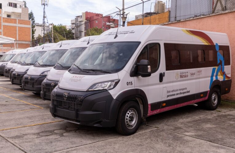 Recibe DIF Tamaulipas tres vehículos adaptados para fortalecer atención a personas con discapacidad